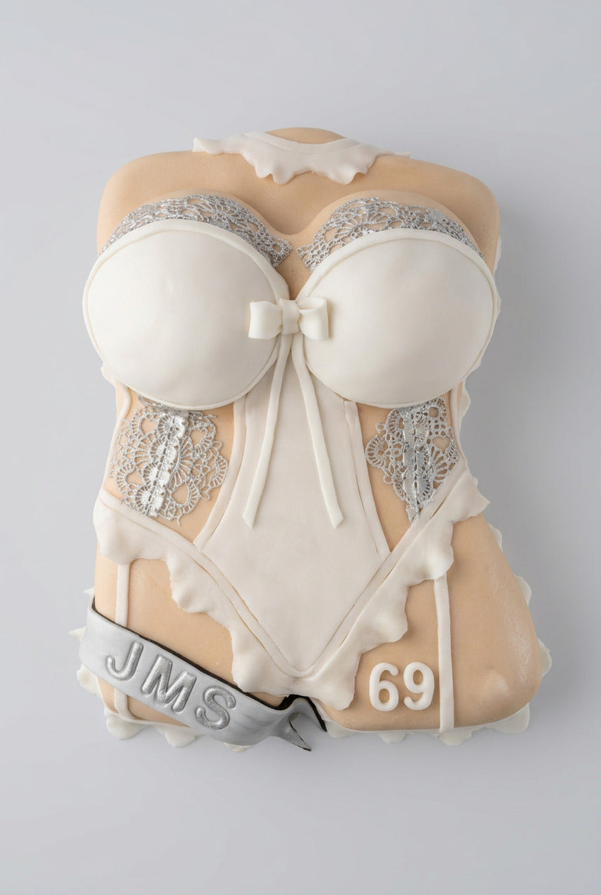 gâteau buste féminin en dessous 