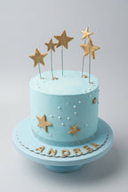 gâteau bleu ciel avec étoile ,perle blanc 