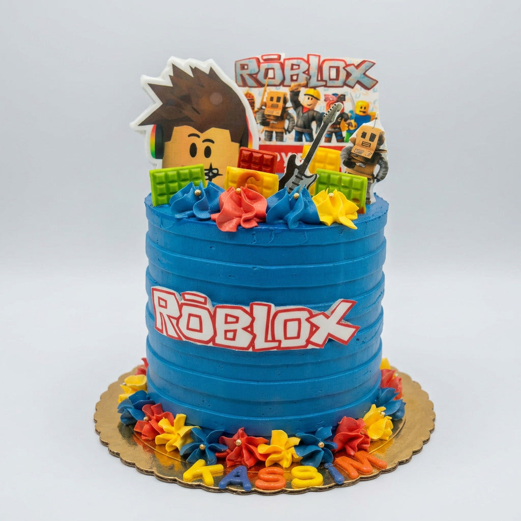 gâteau roblox tonneau bleu et personnage au dessus 